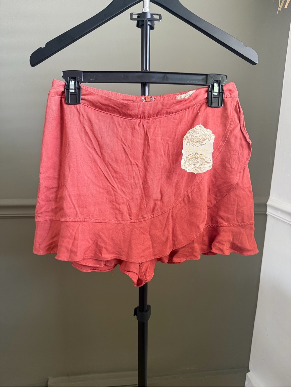 Altar'd State Coral Ruffle-Hem Skort